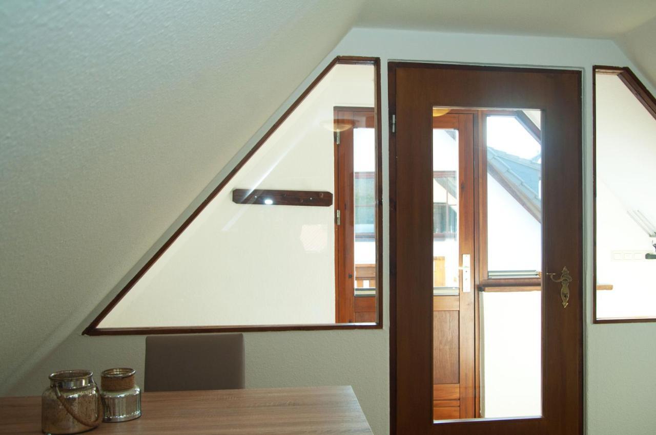 Wg Bernstein - Reetdachhaus - Ruhe Und Seeblick Sellin  ภายนอก รูปภาพ
