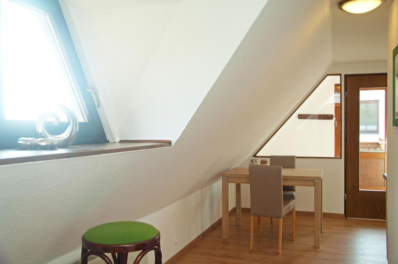 Wg Bernstein - Reetdachhaus - Ruhe Und Seeblick Sellin  ภายนอก รูปภาพ
