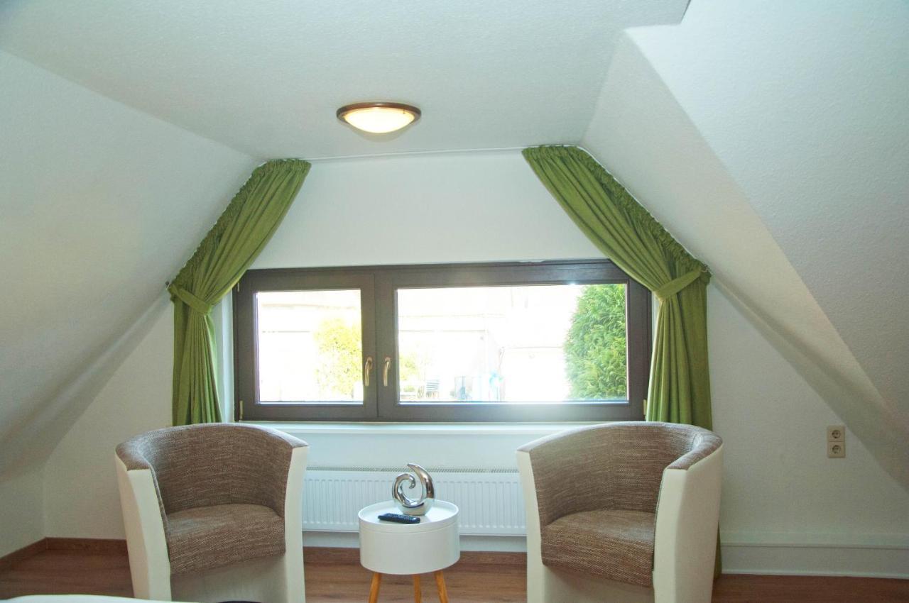 Wg Bernstein - Reetdachhaus - Ruhe Und Seeblick Sellin  ภายนอก รูปภาพ